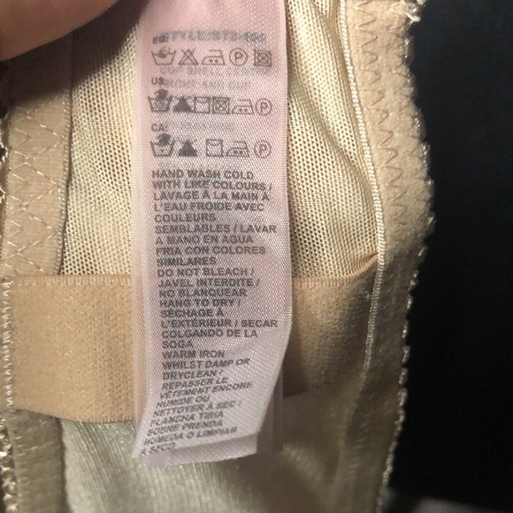 STELLA MCCARTNEY bronze color bra with studs. Soft pad w/ underwire. Size 36 C. - Picture 12 of 13